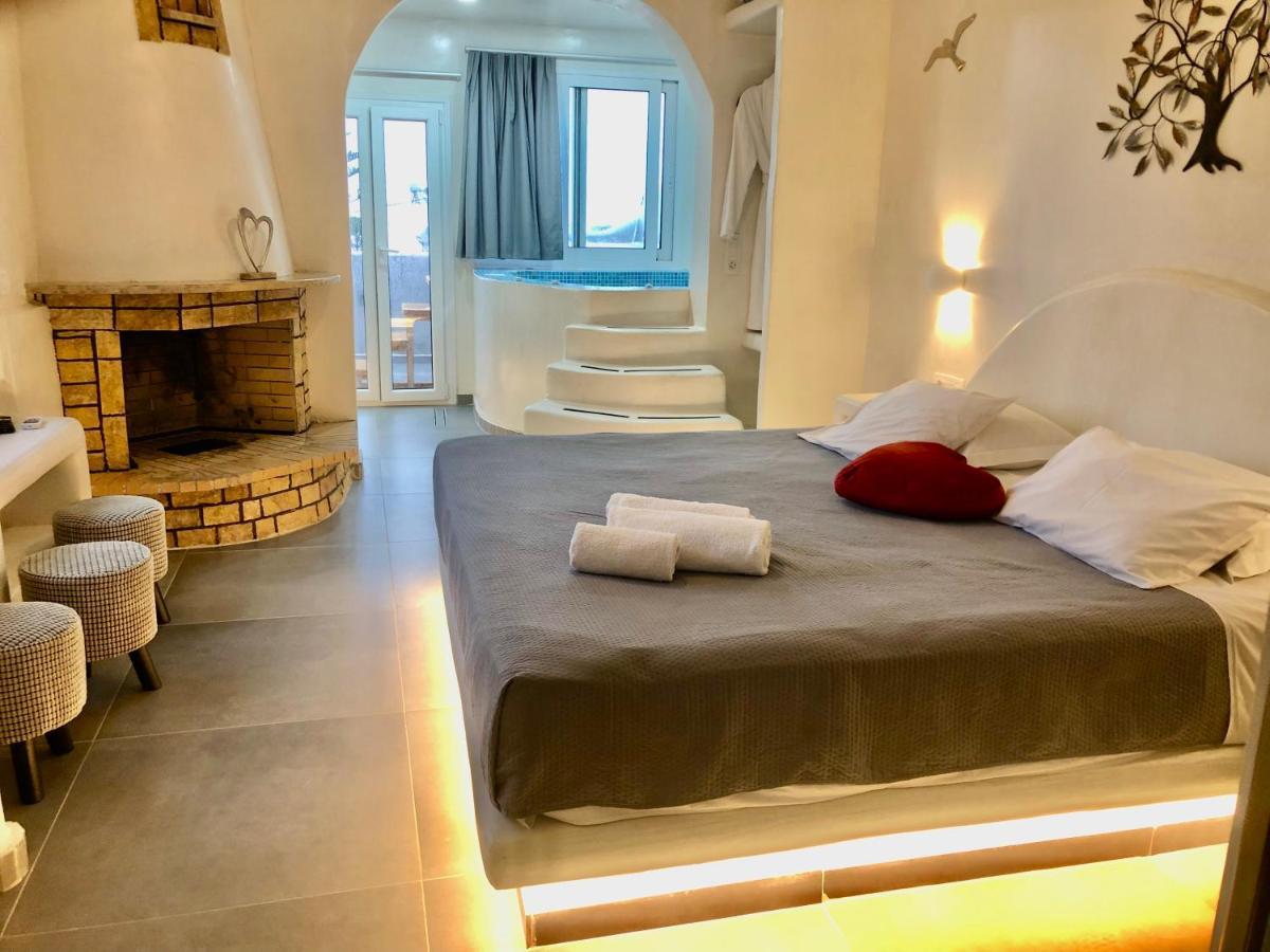 The Muses Of Santorini Private Jacuzzi Suites Vothon Exterior photo