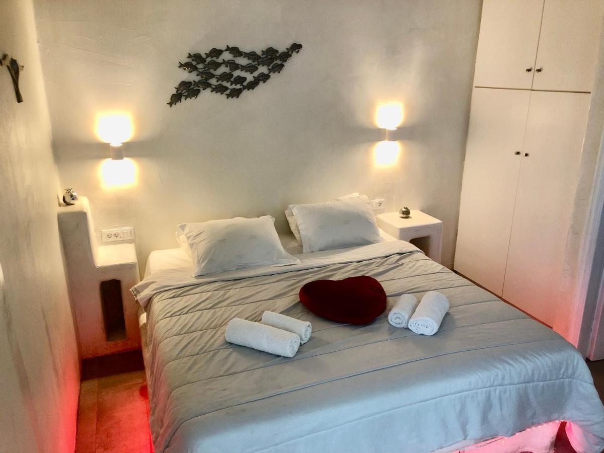 The Muses Of Santorini Private Jacuzzi Suites Vothon Exterior photo